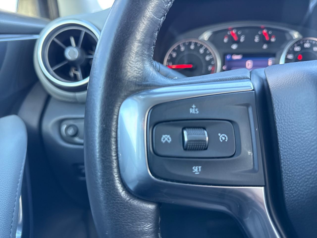 Used 2020 Chevrolet Blazer LT image 29