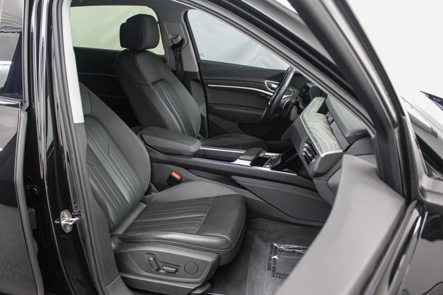 Used 2021 Audi e-tron Premium w/ Convenience Plus Package AWD/4WD image 18