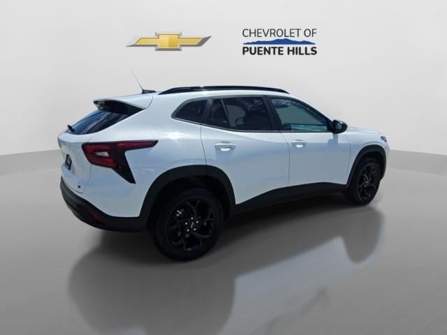New 2026 Chevrolet Trax LT w/ Midnight Edition FWD image 8