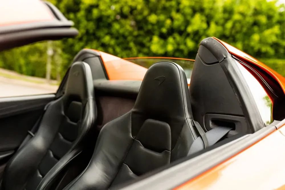 Used 2015 McLaren 650S Spider RWD image 29