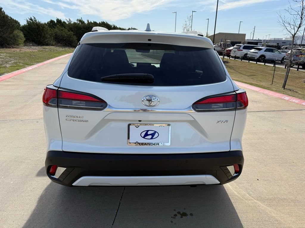 Used 2023 Toyota Corolla Cross XLE image 6