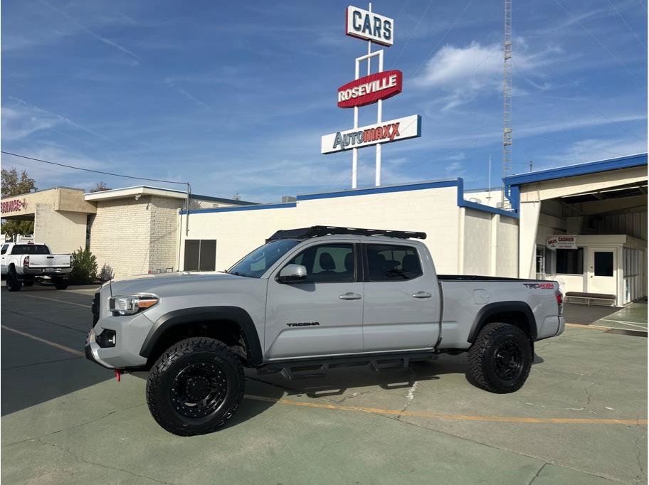 Used 2020 Toyota Tacoma TRD Off-Road w/ Technology Package AWD/4WD image 13