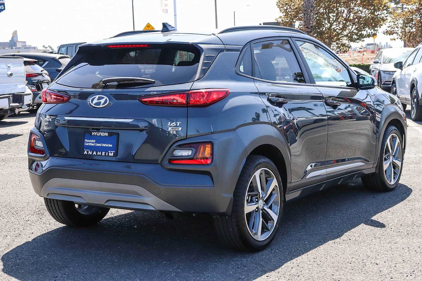 Used 2021 Hyundai Kona Limited w/ Cargo Package AWD/4WD image 7