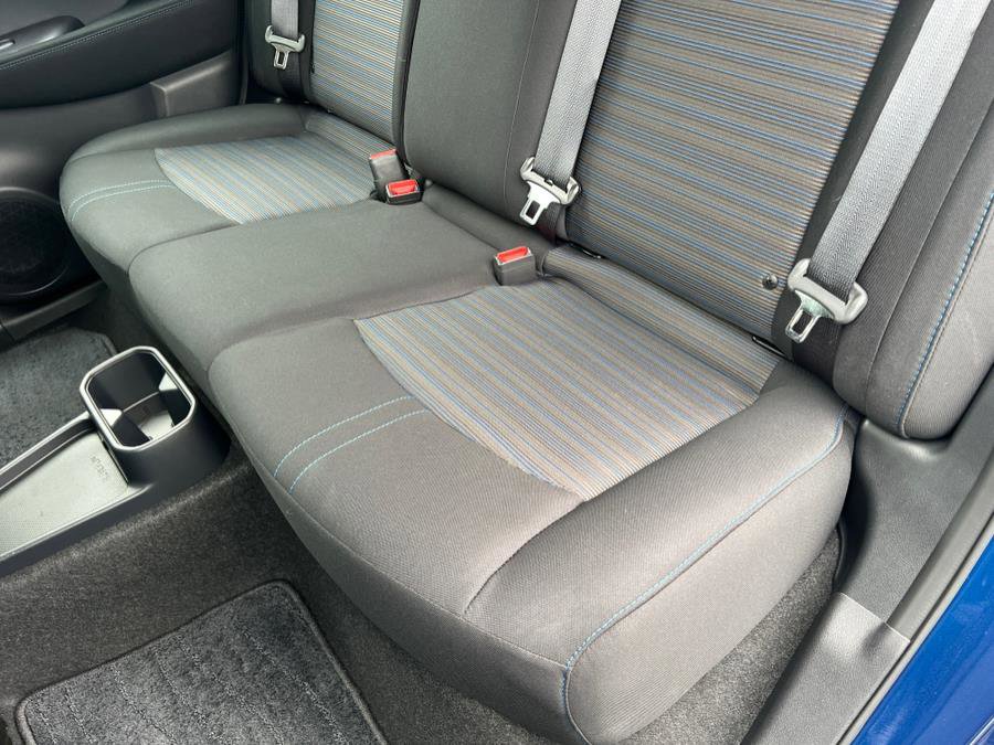 Used 2025 Nissan Leaf S image 42