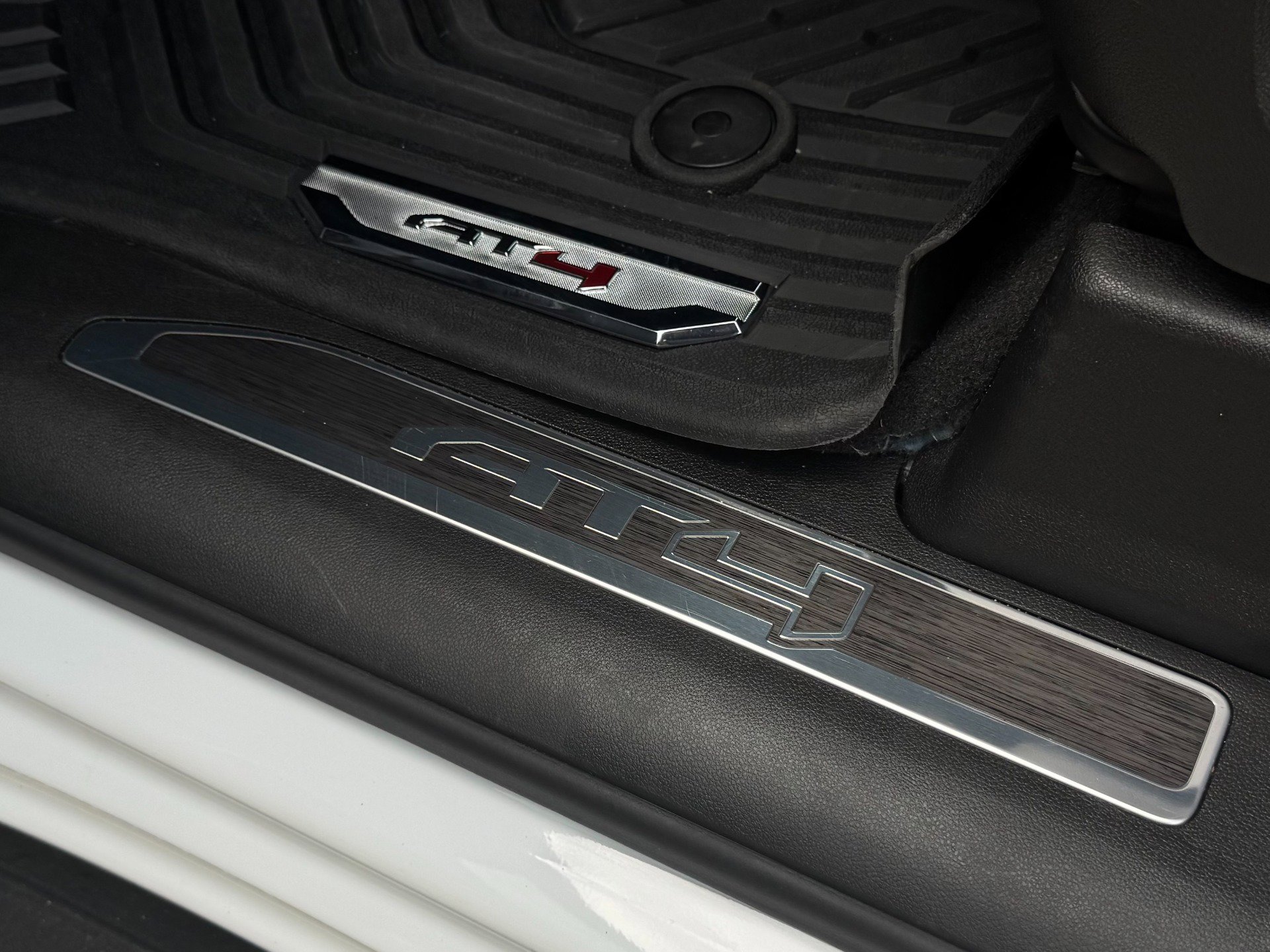 Used 2024 GMC Sierra 2500 AT4 w/ AT4 Preferred Package image 99