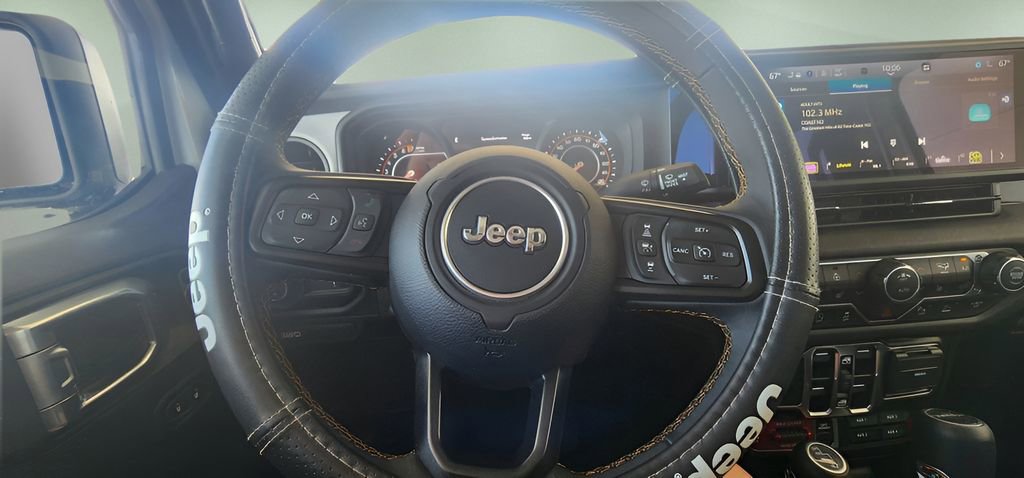 Used 2024 Jeep Gladiator Sport image 25