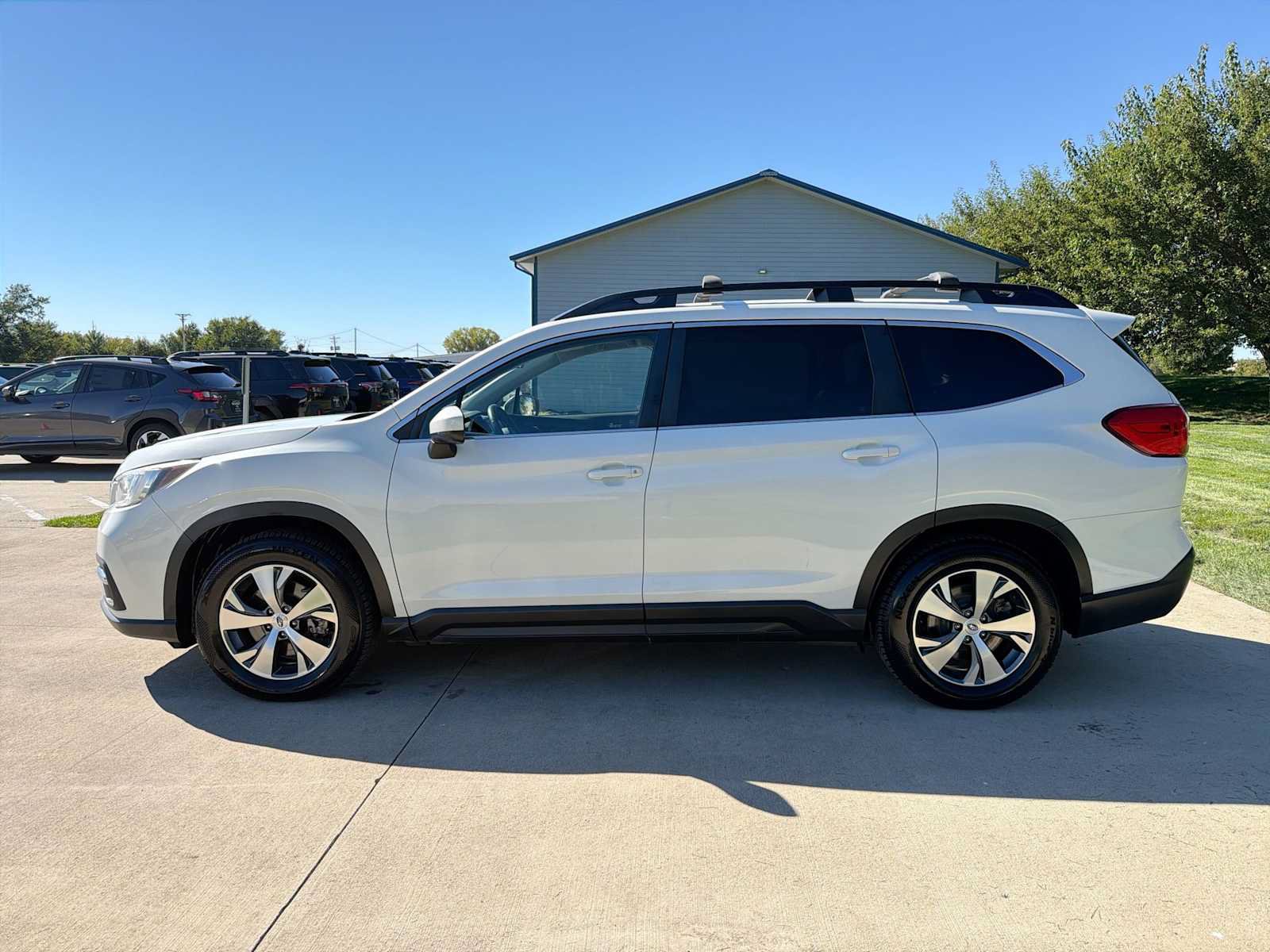 Used 2020 Subaru Ascent Premium AWD/4WD image 3