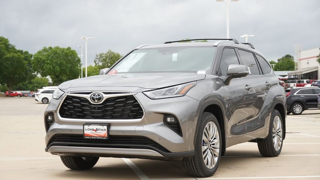 New 2026 Toyota Highlander Platinum AWD/4WD image 4