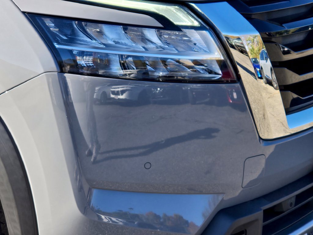 Used 2024 Nissan Pathfinder Platinum w/ Cargo Package AWD/4WD image 3