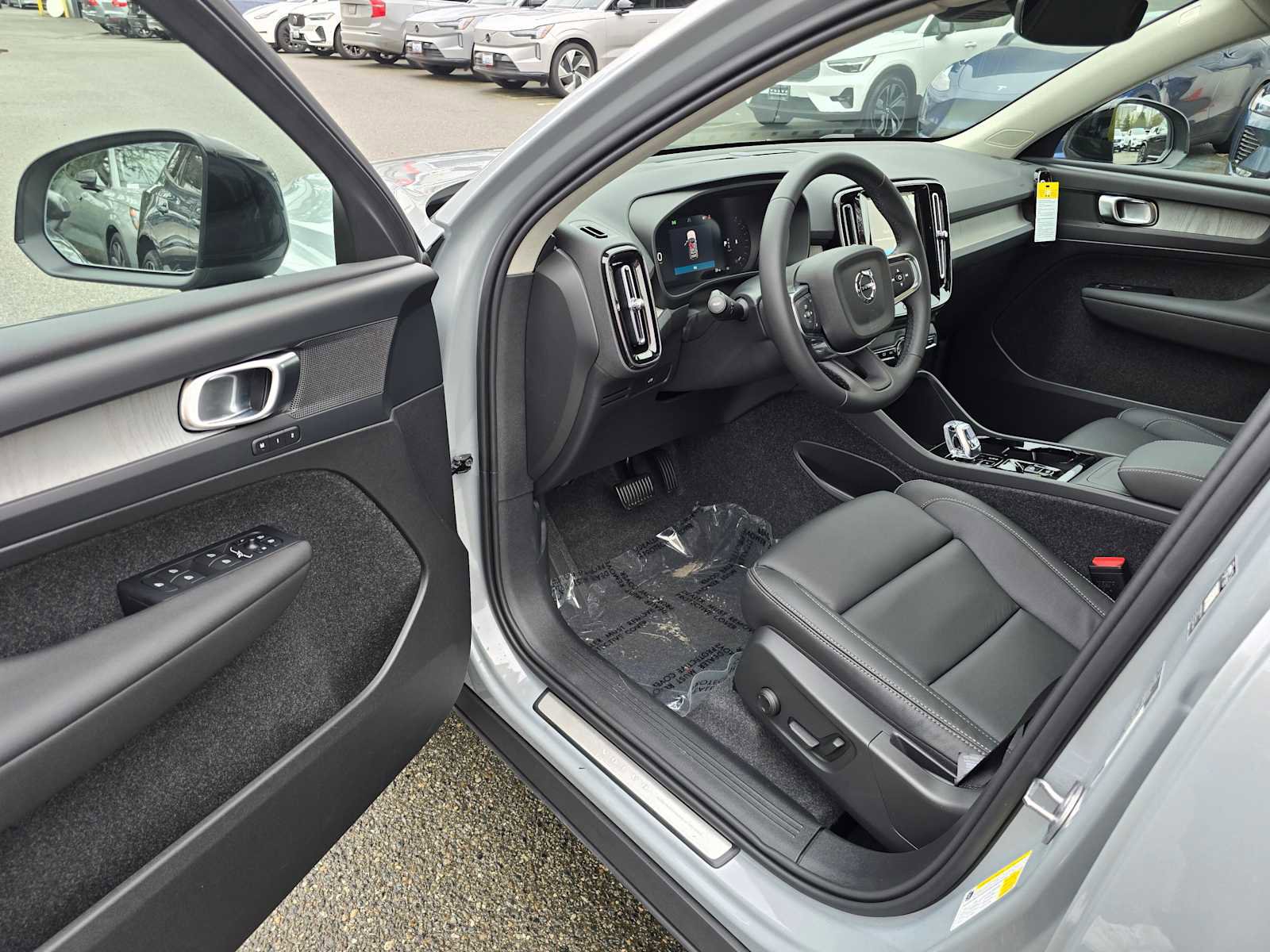 New 2026 Volvo XC40 B5 Plus w/ Protection Package Premier image 19