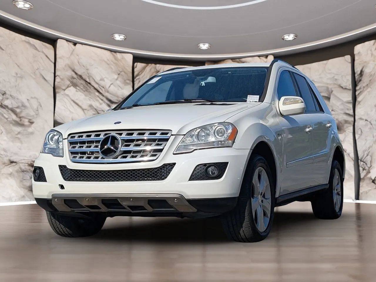 Used 2009 Mercedes-Benz ML 320 BlueTEC 4MATIC image 2