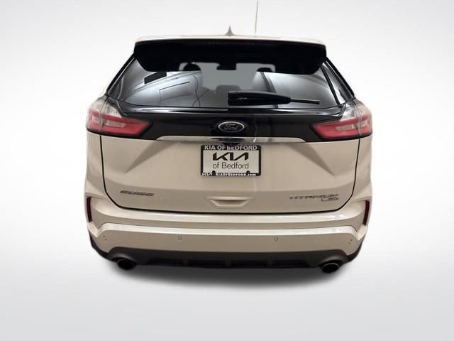 Used 2019 Ford Edge Titanium w/ Equipment Group 301A FWD image 5
