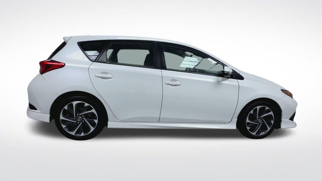 Used 2018 Toyota Corolla iM w/ Carpet Mat Package (TMS) image 9