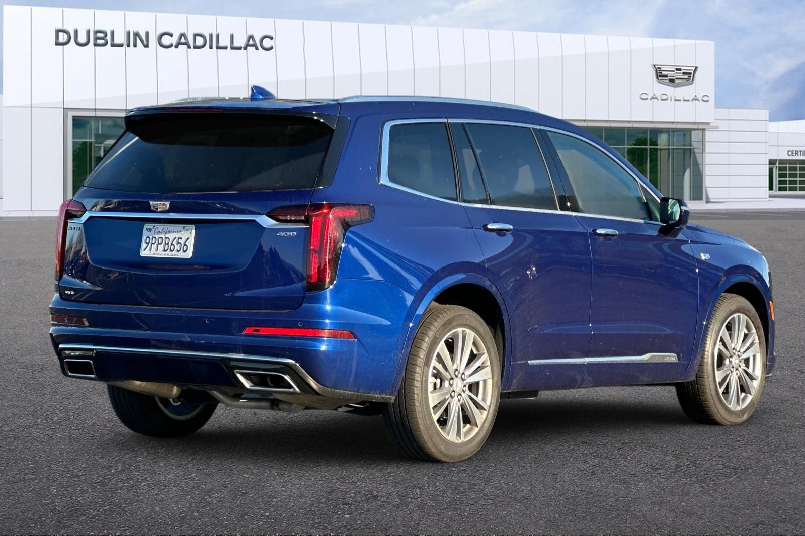 Certified 2025 Cadillac XT6 Premium Luxury image 4