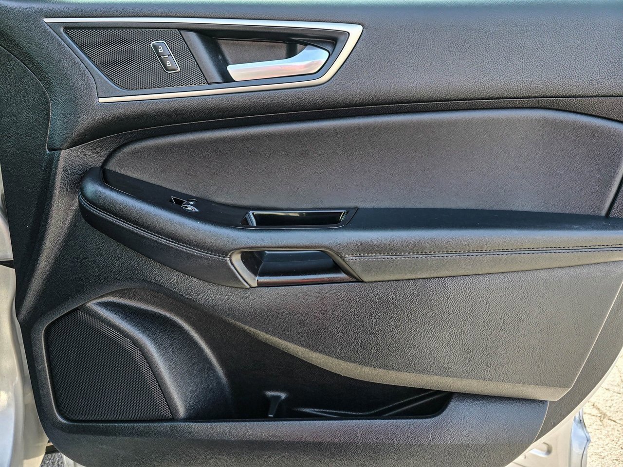 Used 2018 Ford Edge SEL w/ Equipment Group 201A image 40