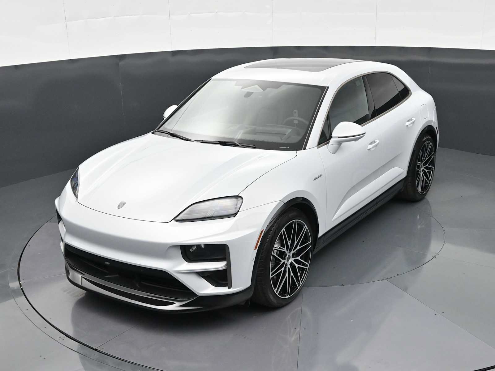 New 2026 Porsche Macan Turbo Electric AWD/4WD image 35