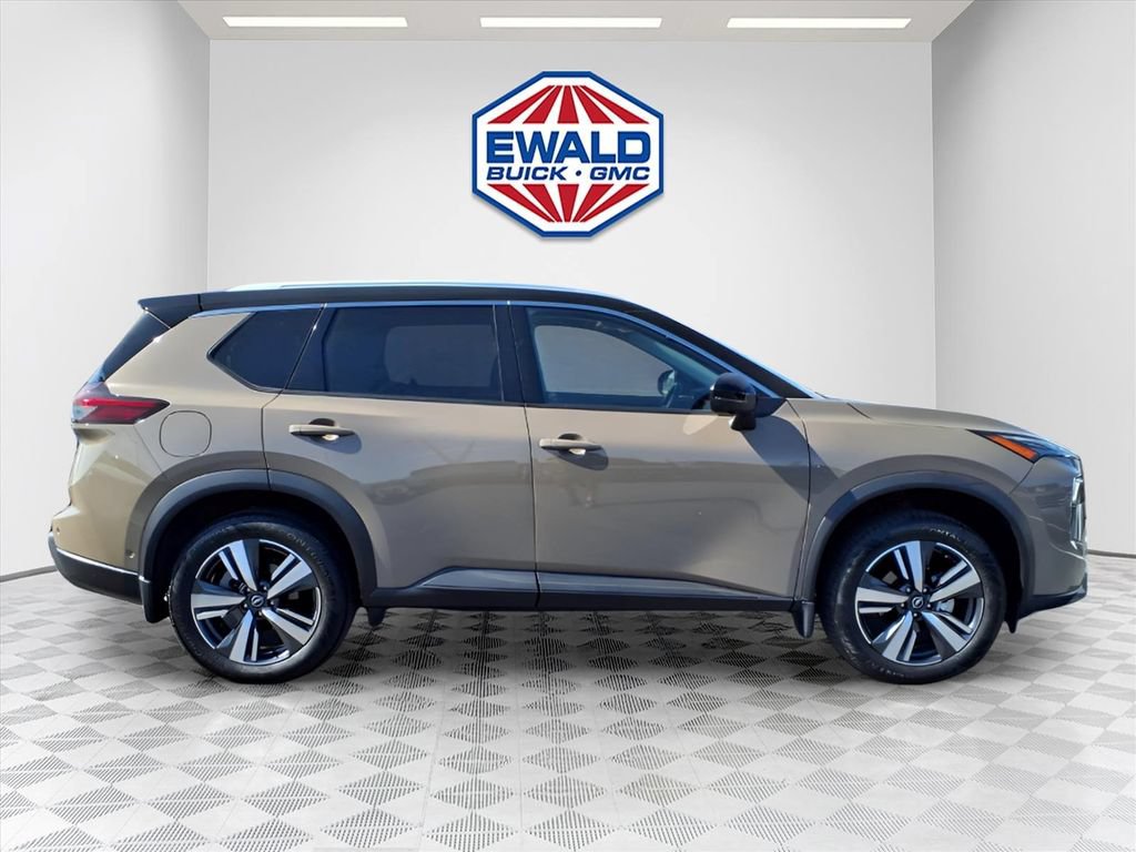 Used 2024 Nissan Rogue SL w/ SL Premium Package AWD/4WD image 5