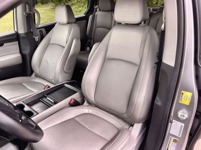 Certified 2024 Honda Odyssey Touring image 11