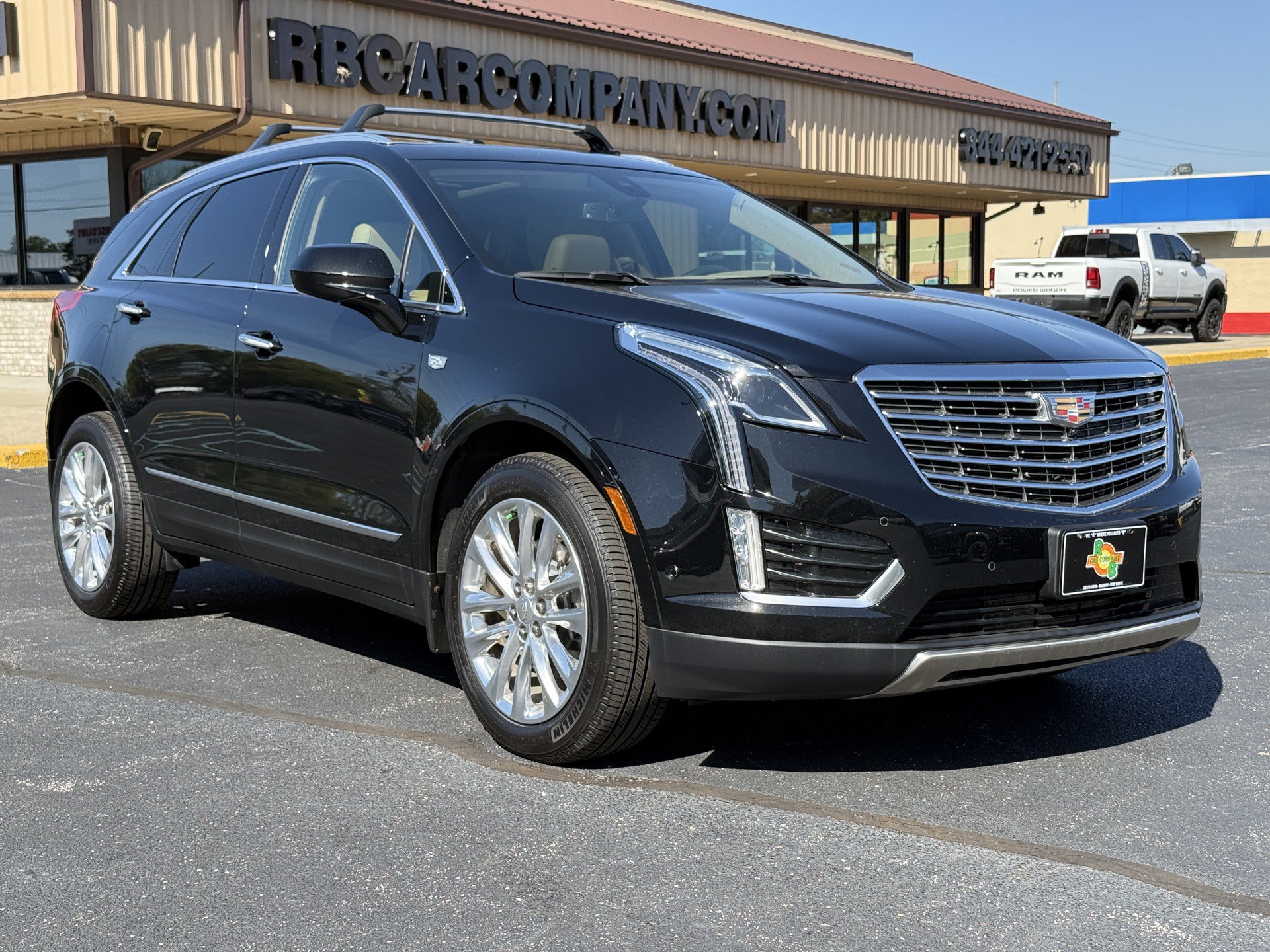 Used 2019 Cadillac XT5 Platinum AWD/4WD image 2
