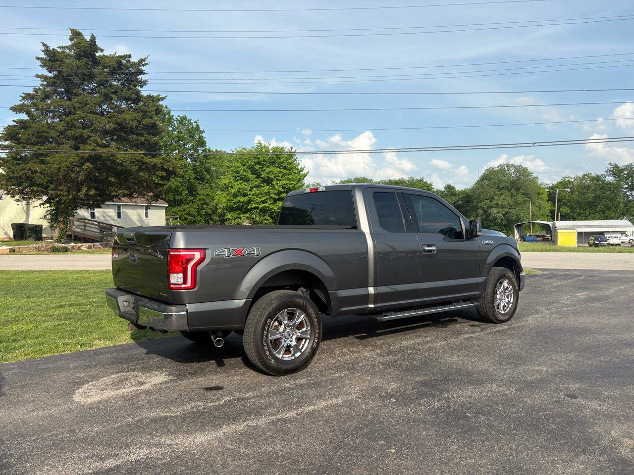 Used 2015 Ford F150 XLT w/ Equipment Group 301A Mid AWD/4WD image 23