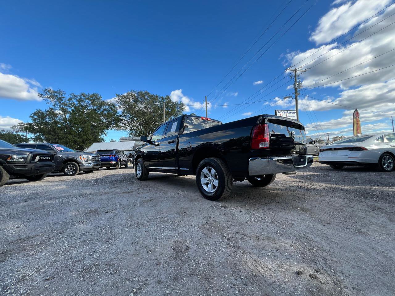 Used 2024 RAM 1500 Classic SLT AWD/4WD image 42