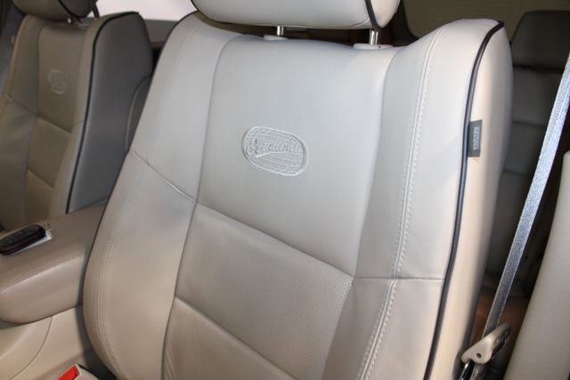 Used 2021 Jeep Grand Cherokee Overland AWD/4WD image 9
