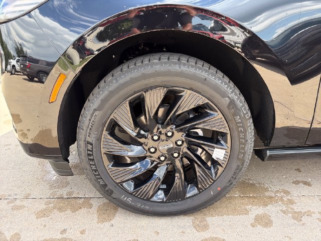 New 2026 Lincoln Navigator Reserve w/ Jet Appearance Package AWD/4WD image 13