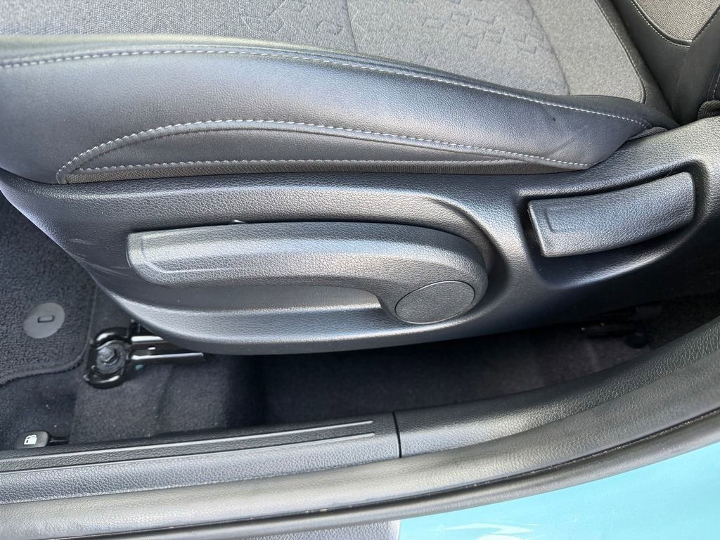 Used 2025 Kia Seltos S image 17