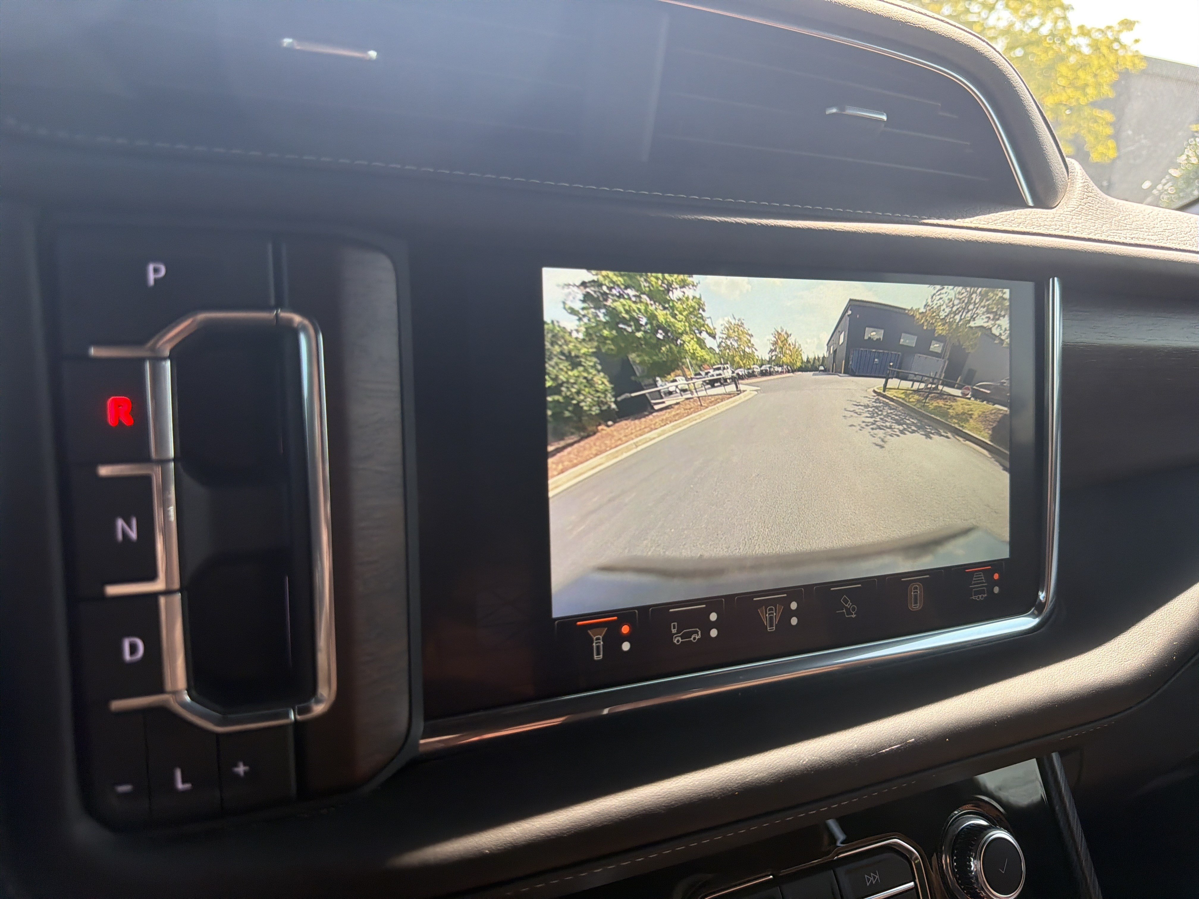 Used 2023 GMC Yukon Denali Ultimate AWD/4WD image 21