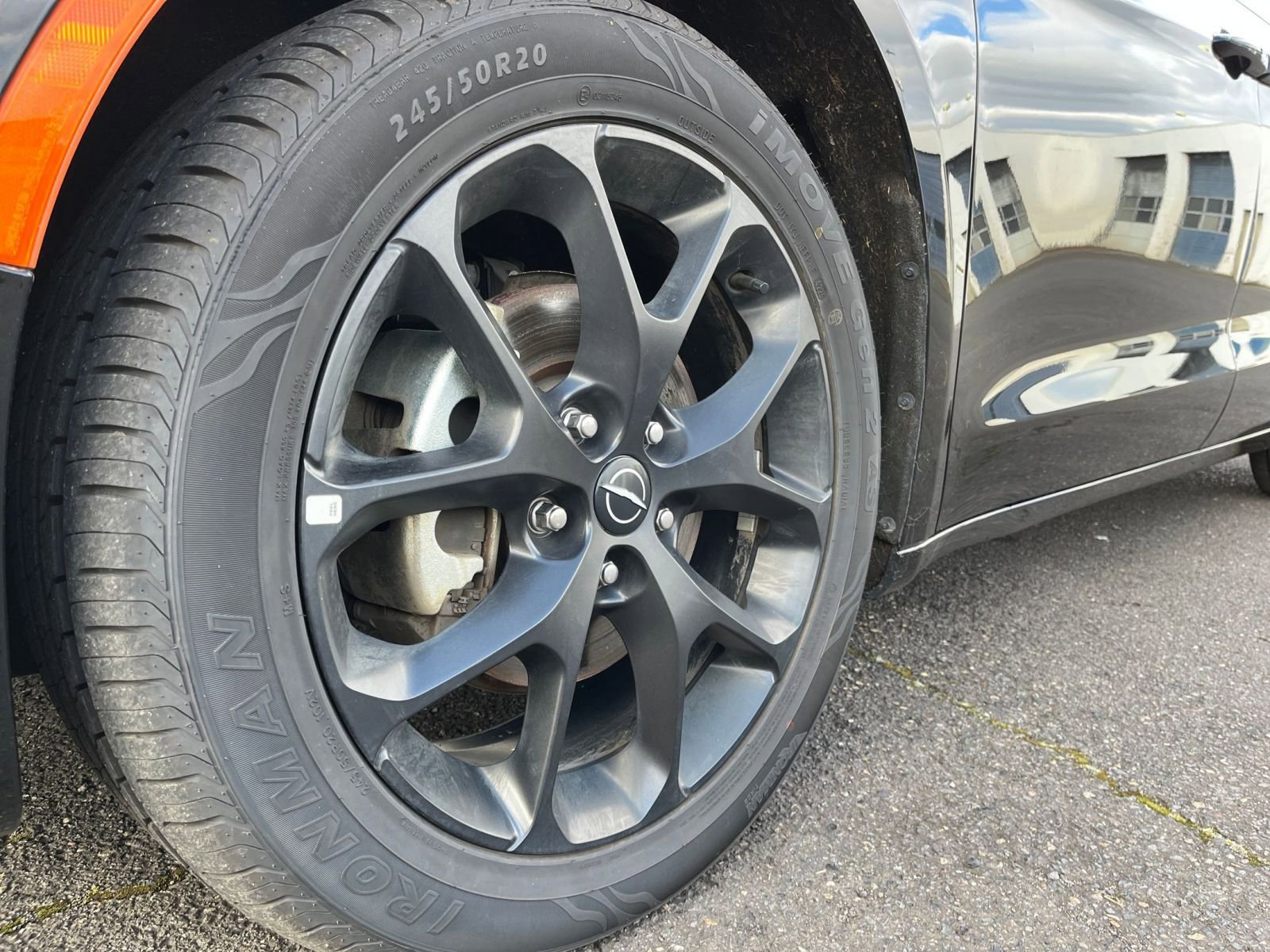 Used 2025 Chrysler Pacifica Limited image 35
