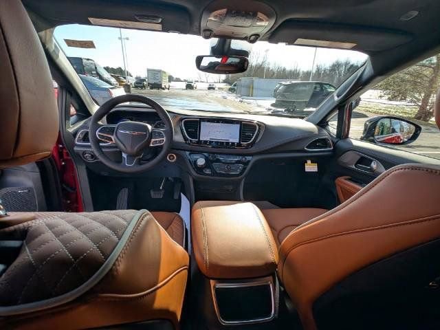 New 2026 Chrysler Pacifica Pinnacle image 11