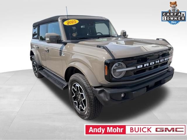 Used 2025 Ford Bronco Outer Banks AWD/4WD image 3