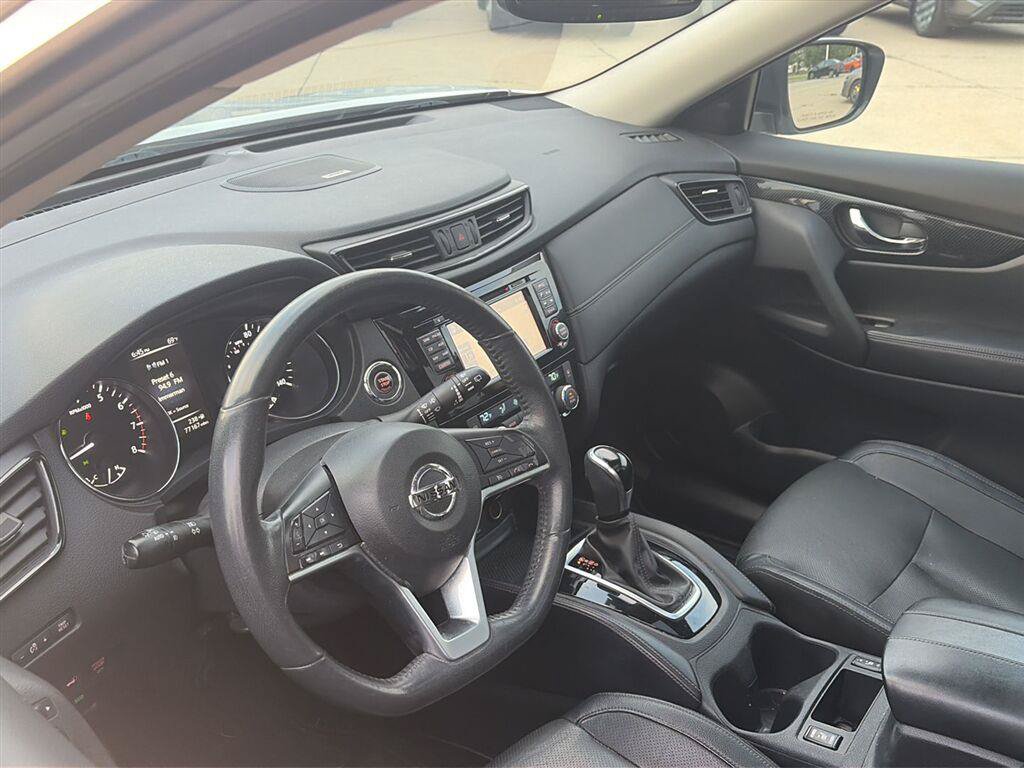 Used 2017 Nissan Rogue SL w/ SL Premium Package AWD/4WD image 9