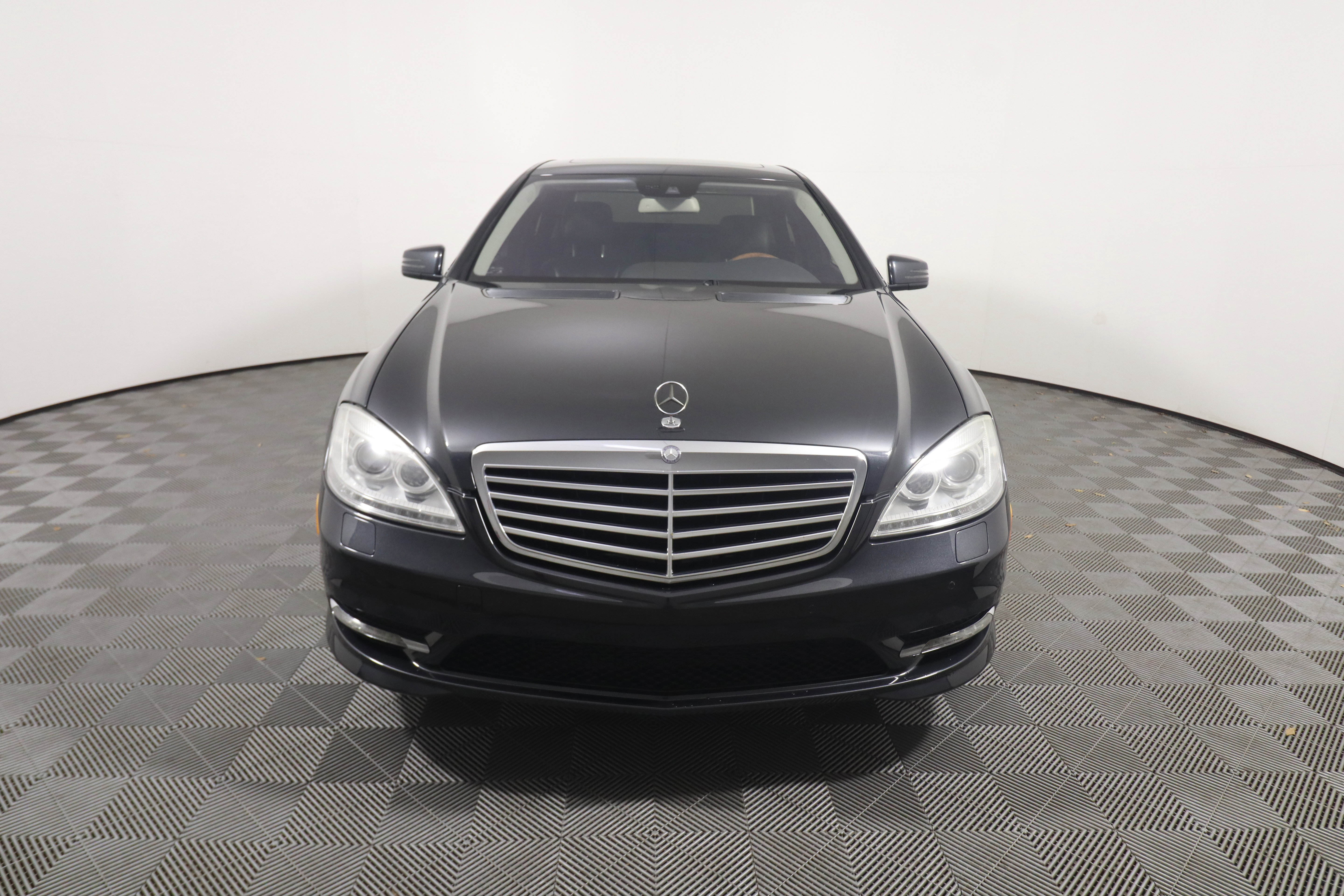 Used 2011 Mercedes-Benz S 550 4MATIC image 8