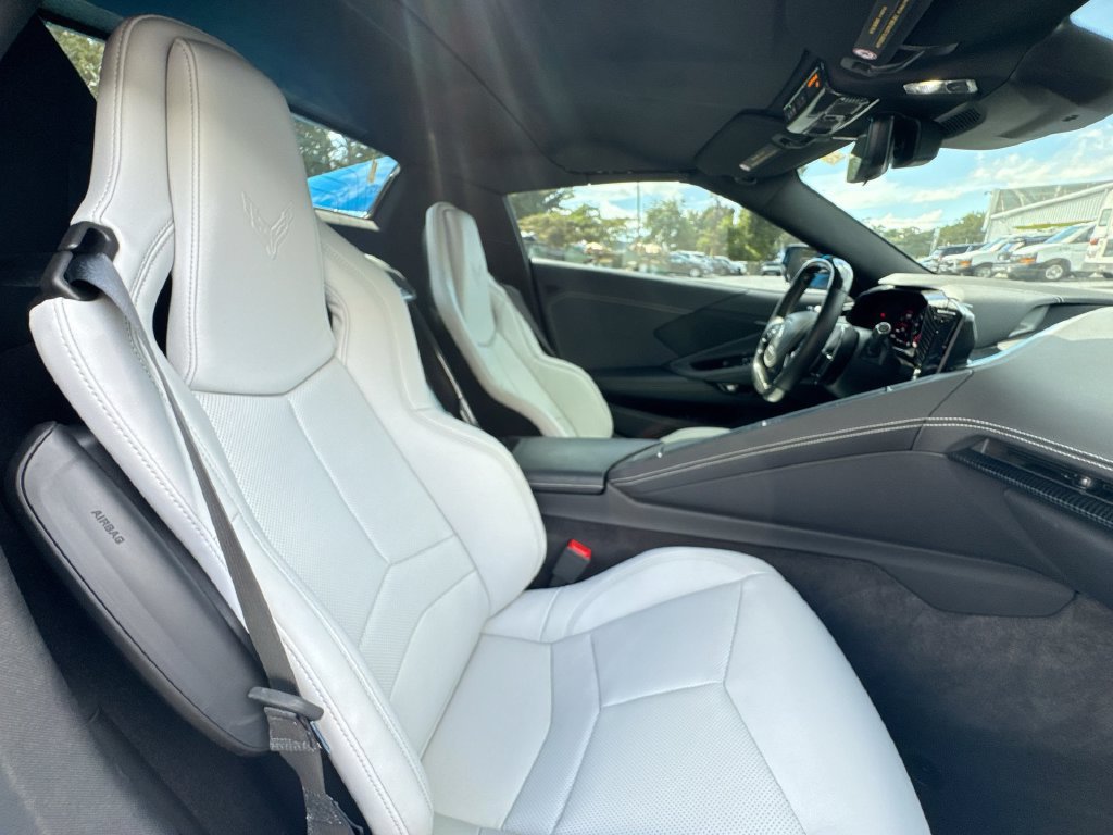 Used 2025 Chevrolet Corvette Z06 RWD image 29