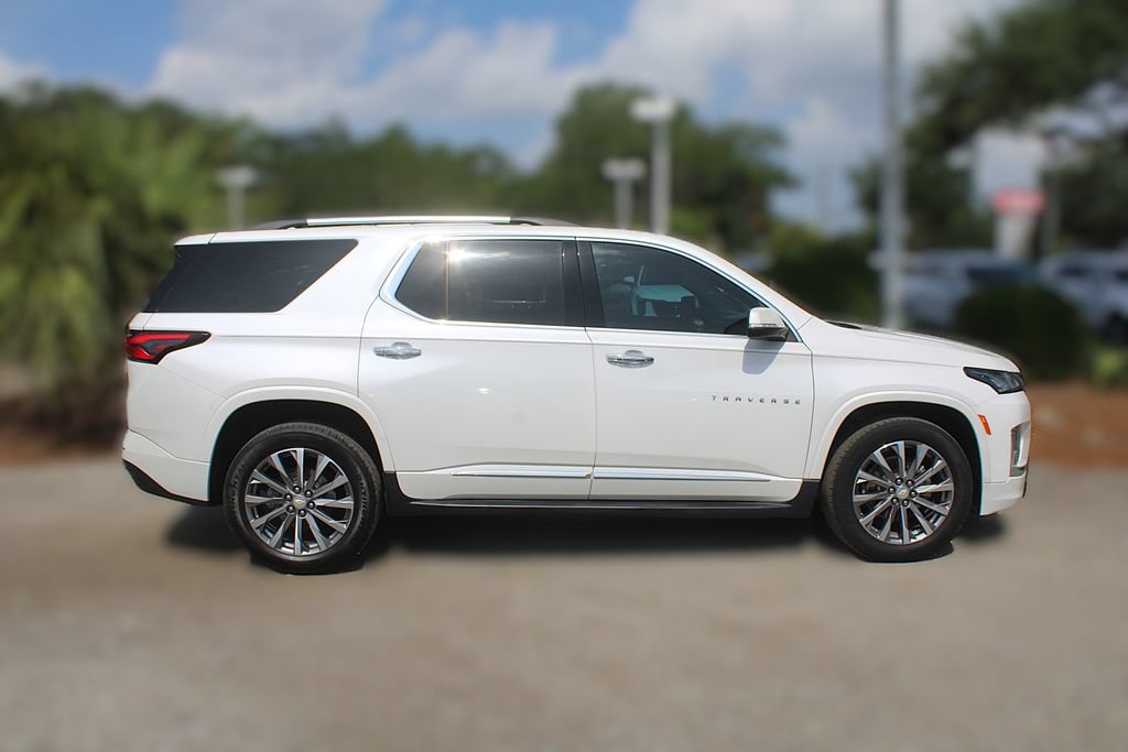 Used 2023 Chevrolet Traverse Premier FWD image 5