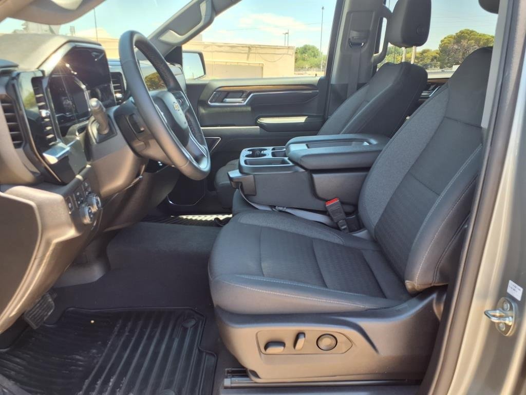 Used 2024 Chevrolet Silverado 1500 LT image 11