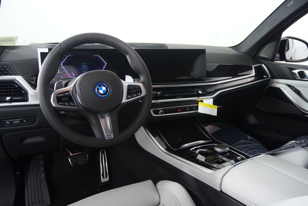 Used 2026 BMW X5 xDrive50e w/ M Sport Package AWD/4WD image 18