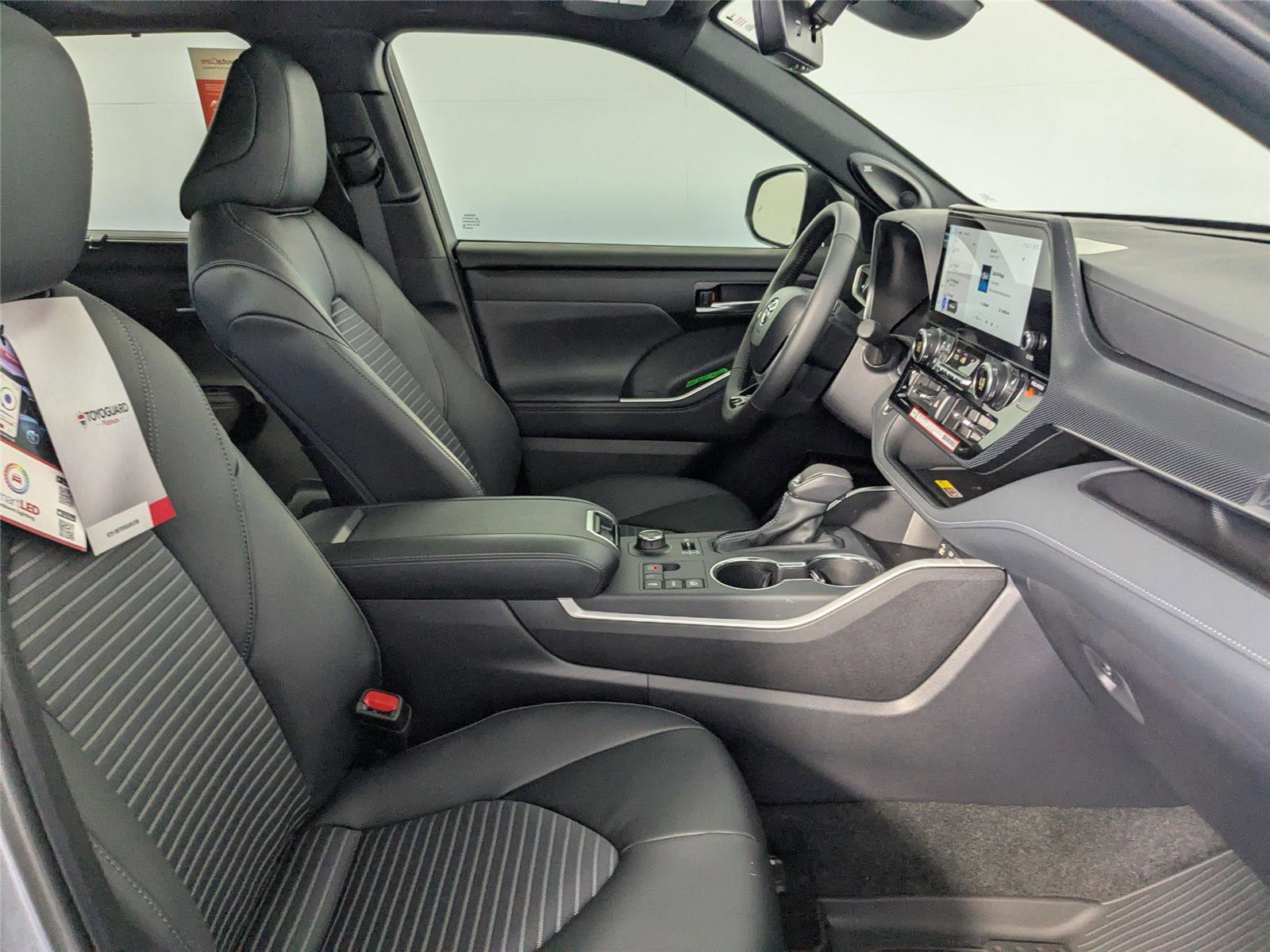 New 2026 Toyota Highlander XSE image 4