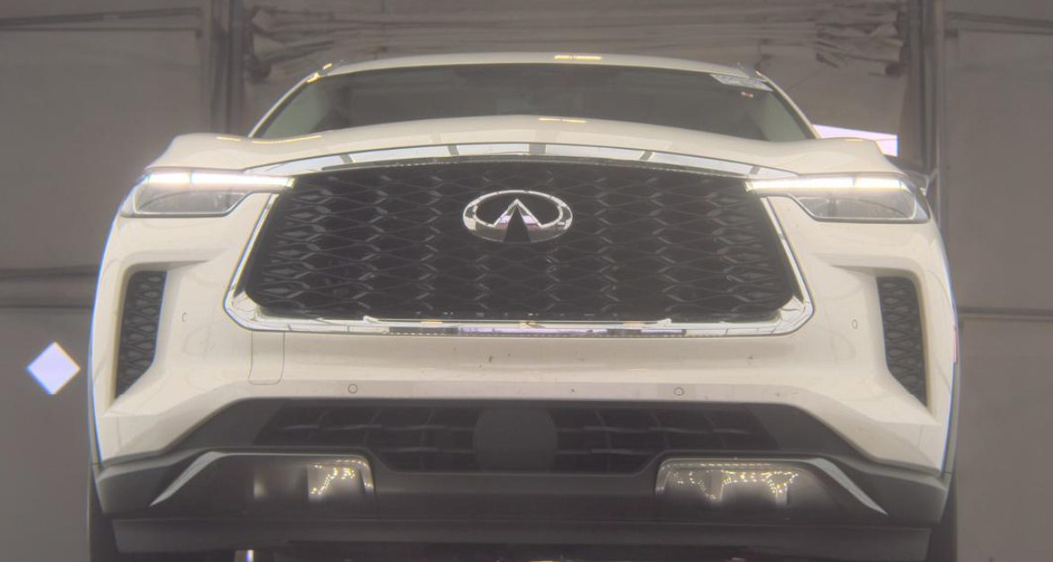 Certified 2023 INFINITI QX60 Sensory w/ Vision Package AWD/4WD image 3