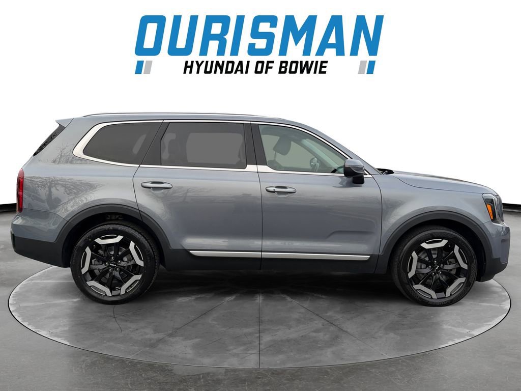 Used 2023 Kia Telluride S image 7