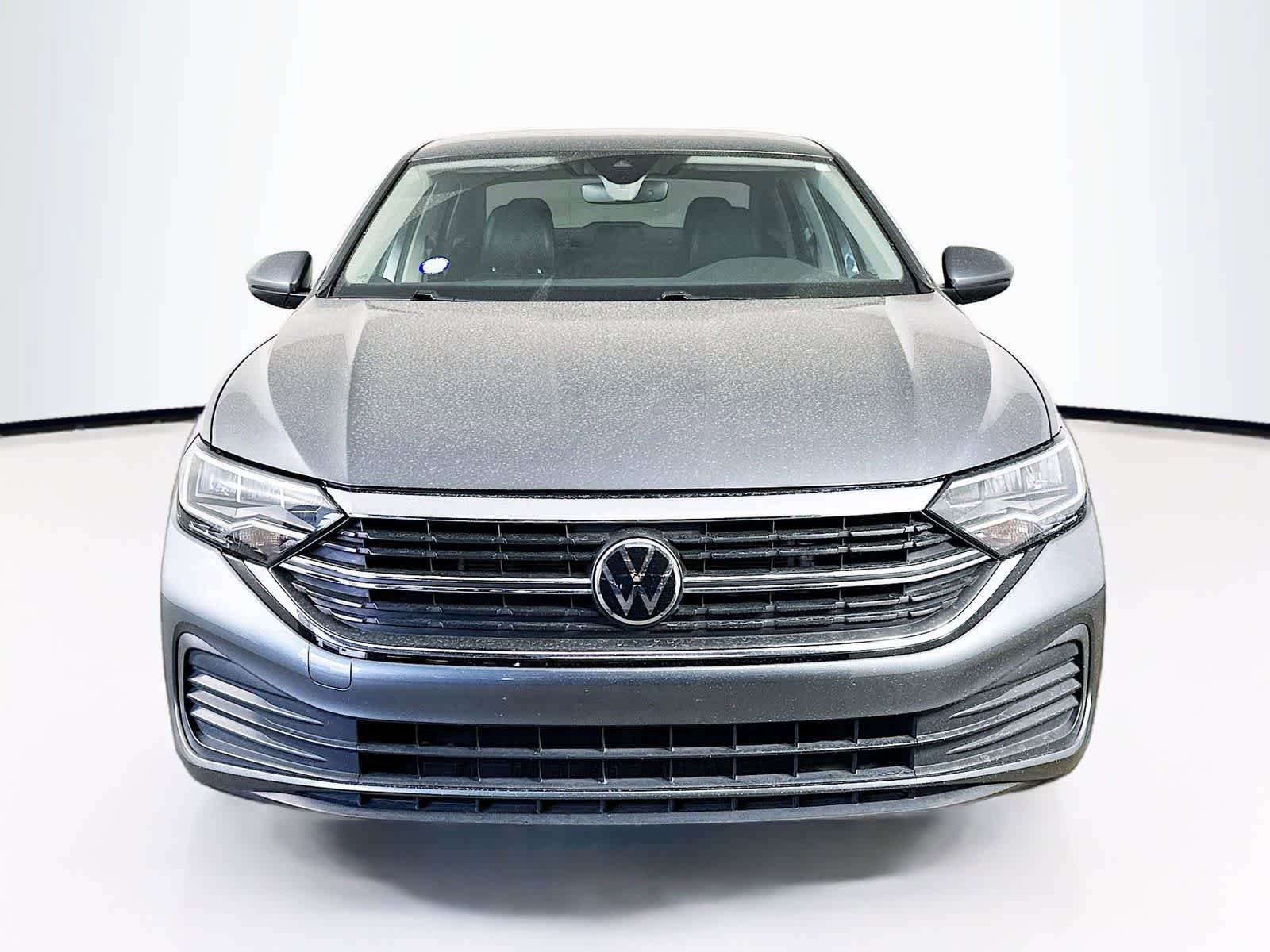 Used 2024 Volkswagen Jetta SE FWD image 6