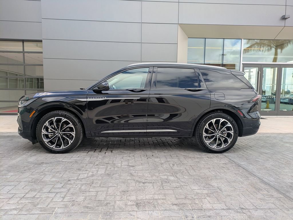 Used 2024 Lincoln Nautilus Reserve image 8