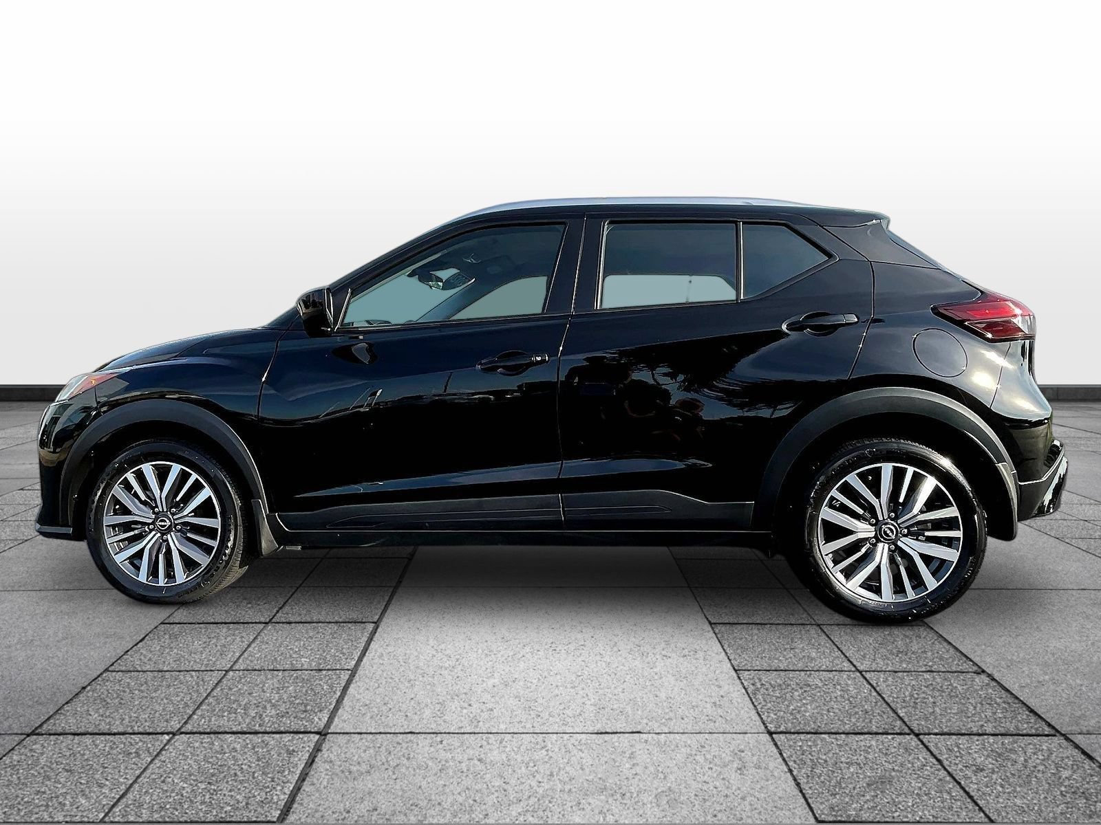 Certified 2024 Nissan Kicks SV FWD image 8