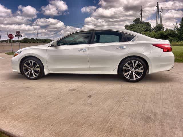 Used 2016 Nissan Altima 2.5 S w/ Power Driver Seat Package FWD image 4