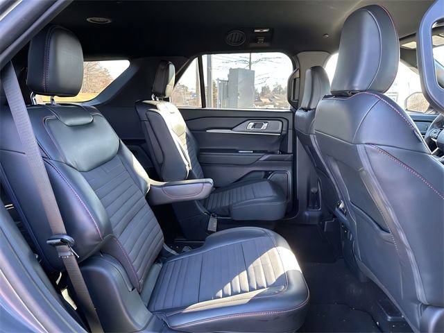 Used 2025 Ford Explorer ST-Line AWD/4WD image 21