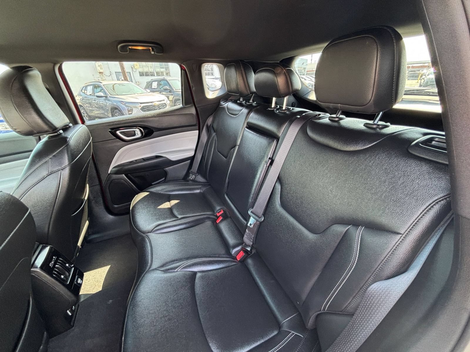 Used 2025 Jeep Compass Limited AWD/4WD image 22