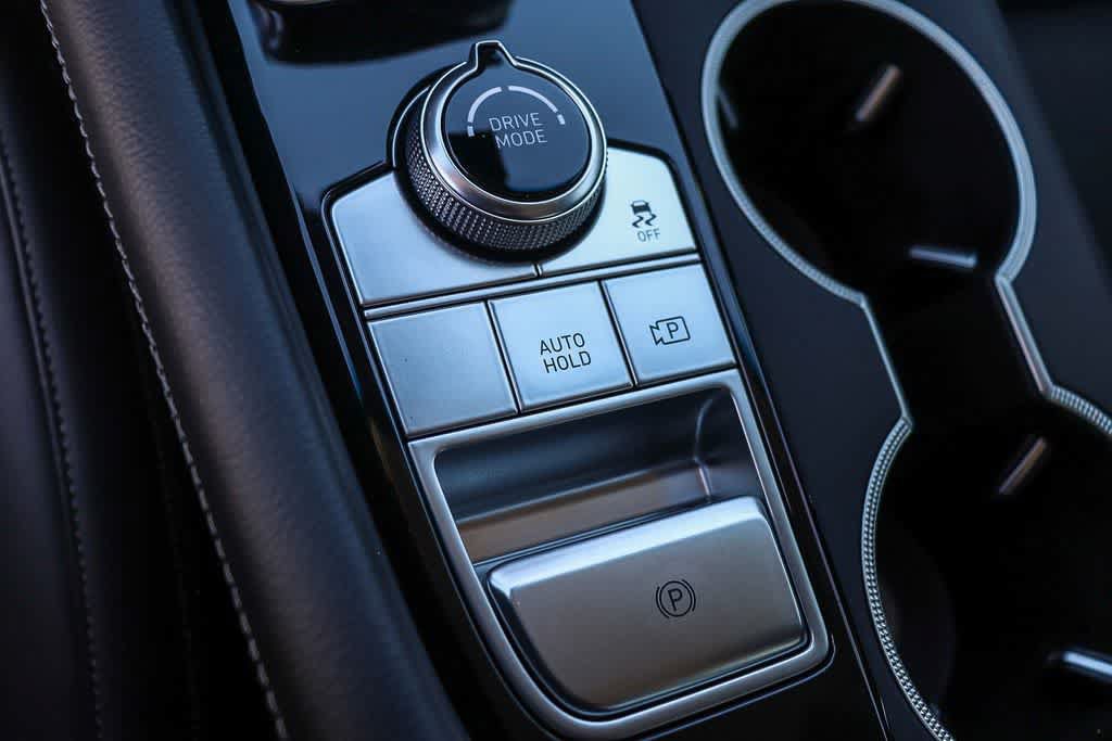 Used 2023 Genesis G70 2.0T AWD/4WD image 21