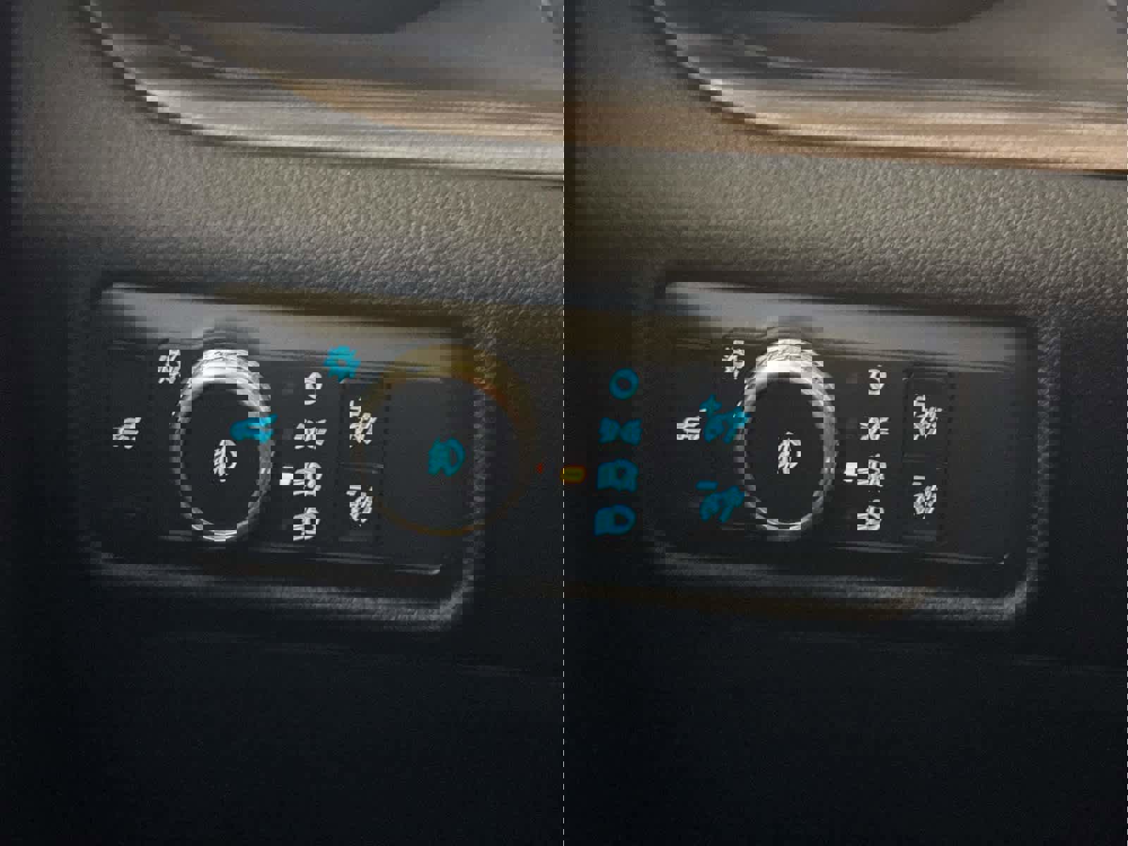 Used 2022 Ford Explorer Limited w/ Limited Technology Package image 12