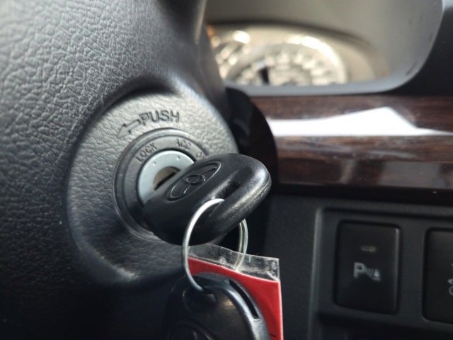 Used 2017 Toyota Tundra Limited image 29